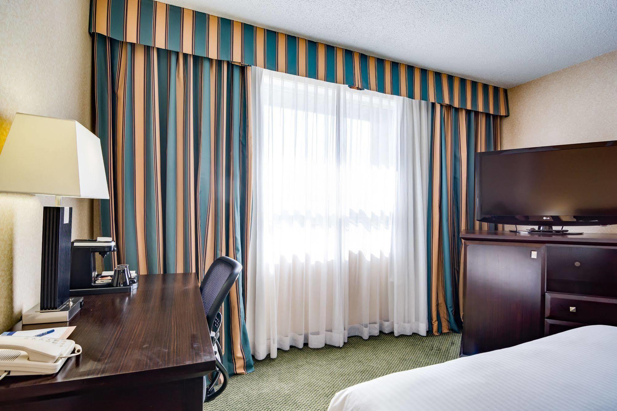 Sawridge Inn And Conference Centre Edmonton South Bagian luar foto