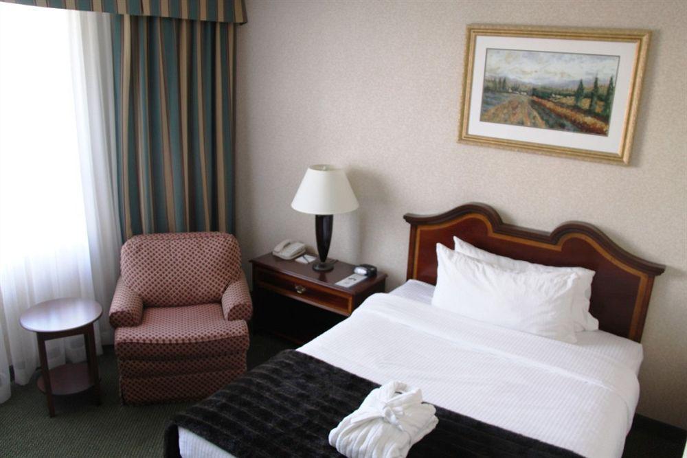 Sawridge Inn And Conference Centre Edmonton South Ruang foto